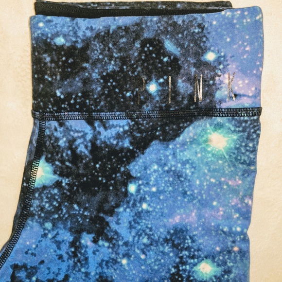 Victoria's Secret PINK Galaxy Stars Leggings Yoga Pants Small Rare Size Small - Picture 3 of 5